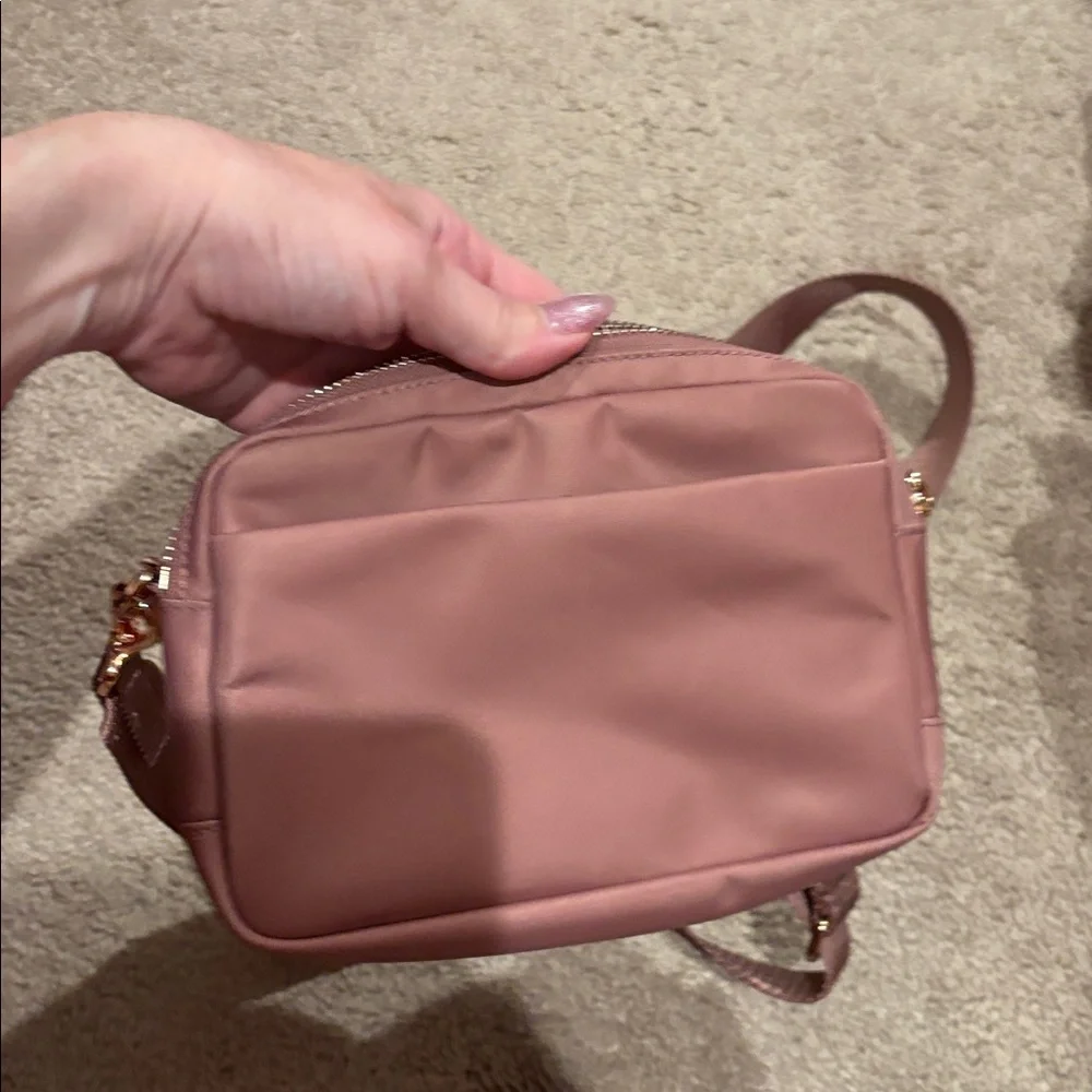Lululemon everywhere crossbody bag- rose color/rose gold hardware - Picture 3 of 7